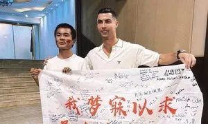 CĐV đạp xe nửa năm để gặp Ronaldo